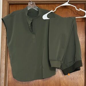 Figs Olive Green Scrub set small